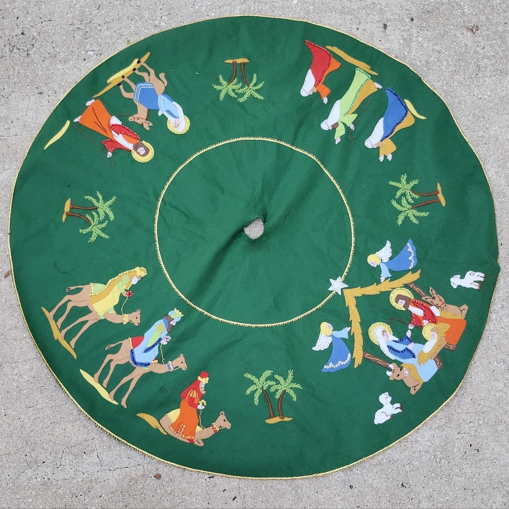 Vintage Bucilla Christmas Tree Skirt Nativity Felt Sequin Completed